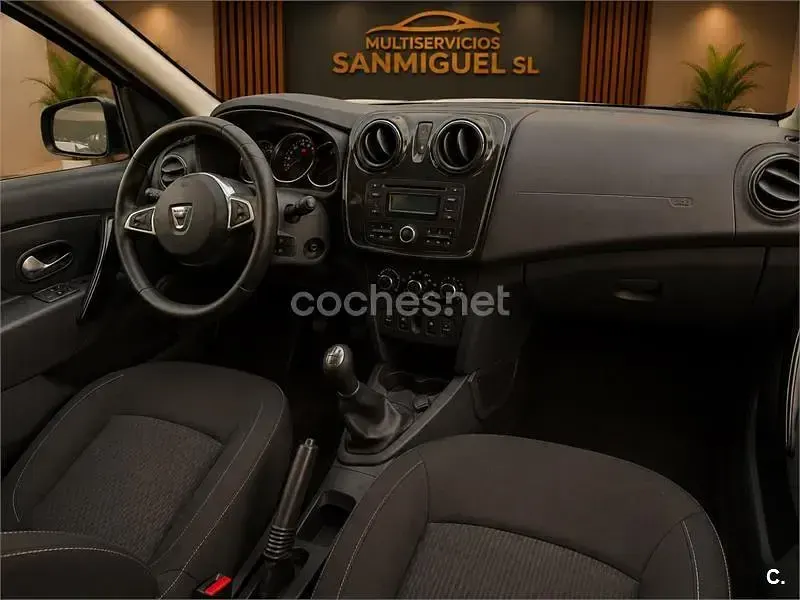 Usado Dacia Logan MCV Lauréate 90 CV (66 kW) 2017 Negro Familiar
