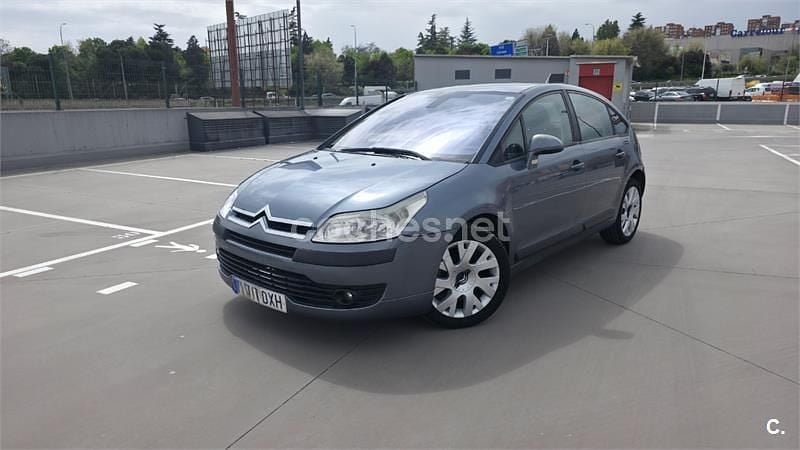 Usado Citroën C4 VTR Sport 110 CV (80 kW) 2006 Gris / plata Berlina
