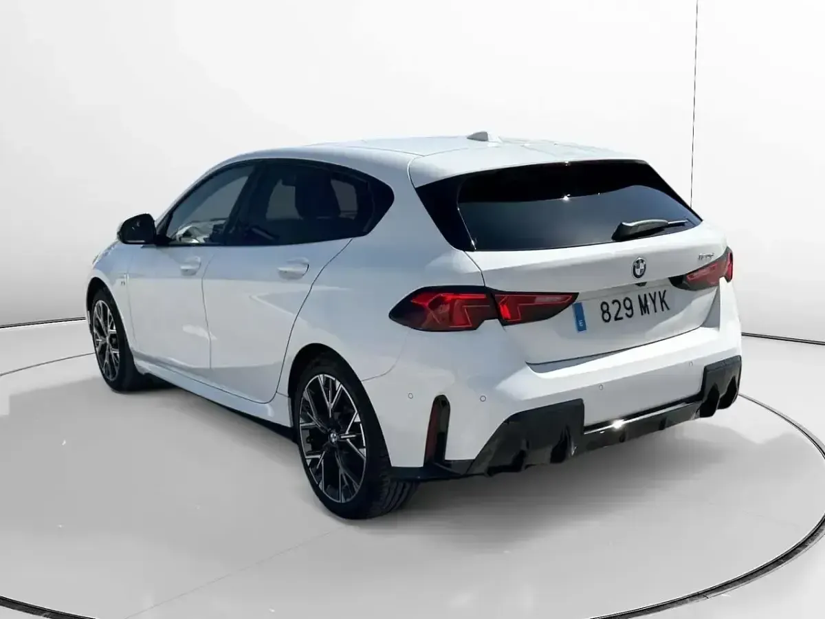 Usado BMW 120 Comfort Edition 163 CV (119 kW) 2025 Blanco Utilitario
