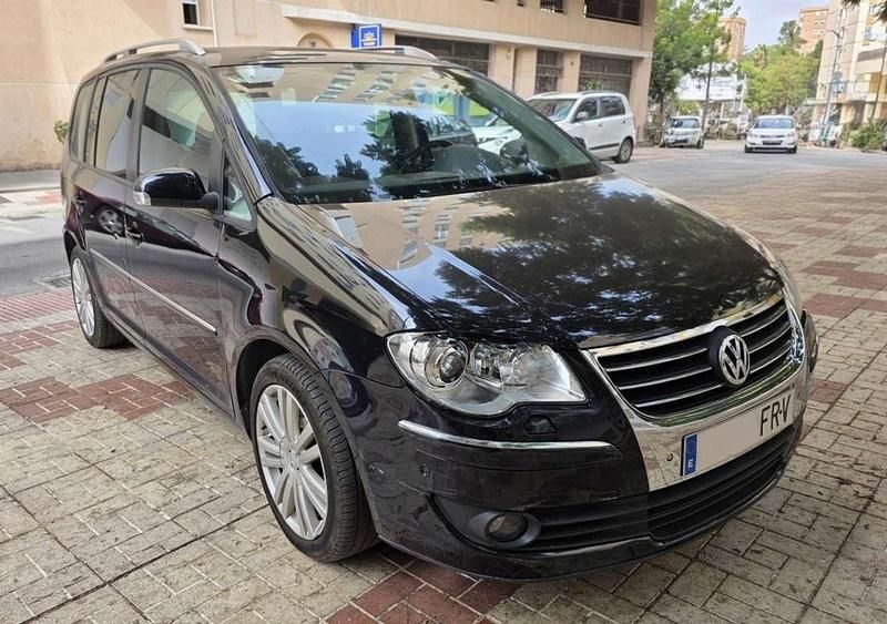 Usado VW Touran Highline 140 CV (102 kW) 2007 Negro Monovolumen