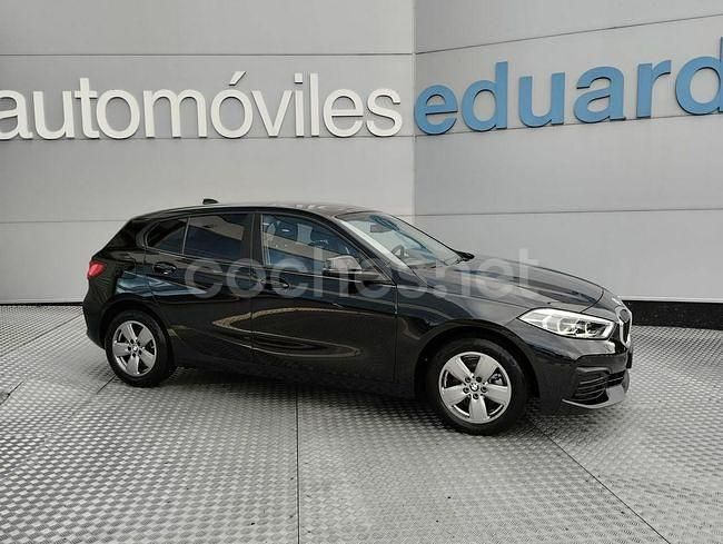 Negro Usado 2022 BMW 118 Advantage Utilitario | 26.500 € (Precio justo) - Imagen 1/4
