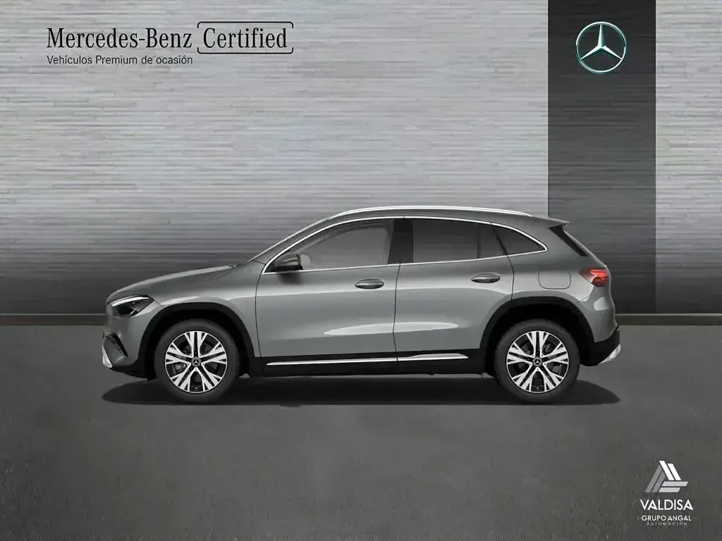 Usado Mercedes GLA200 163 CV (119 kW) 2024 Gris SUV