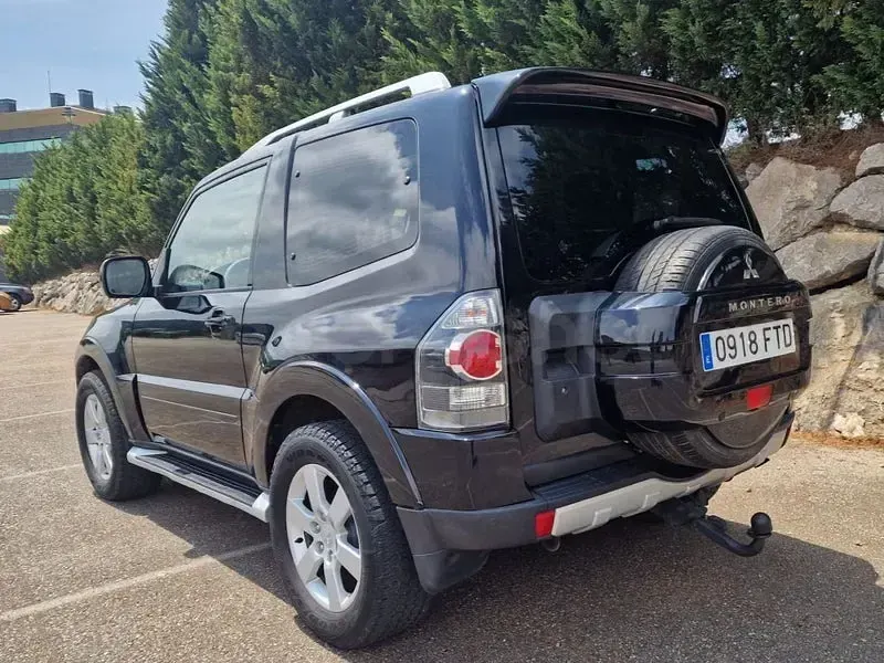 Usado Mitsubishi Montero Intense 160 CV (117 kW) 2007 Negro SUV