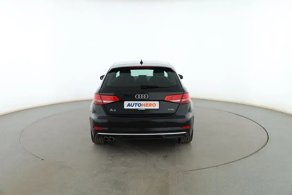 Usado Audi A3 Sportback Sport 150 CV (110 kW) 2018 Negro Utilitario