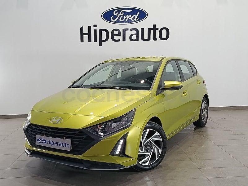 Usado Hyundai i20 84 CV (61 kW) 2024 Verde Utilitario