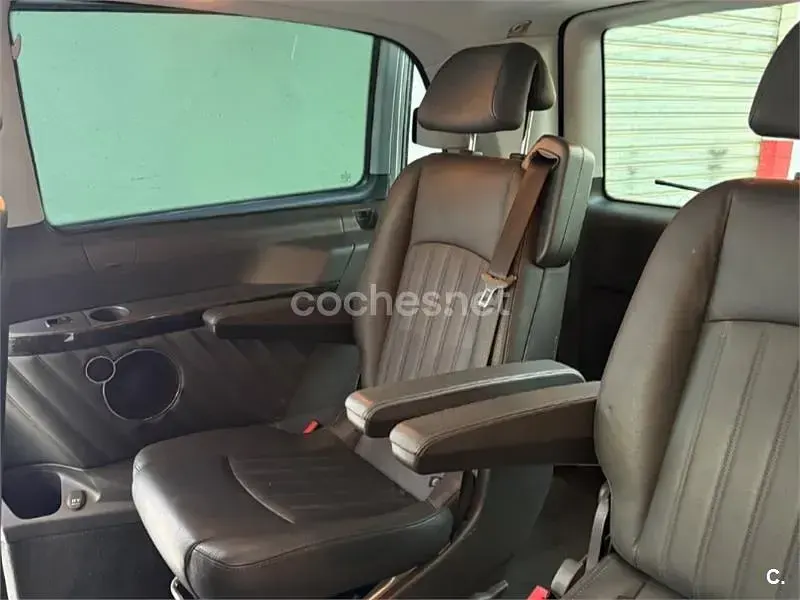 Usado Mercedes Viano Edition 224 CV (164 kW) 2012 Gris / plata Monovolumen