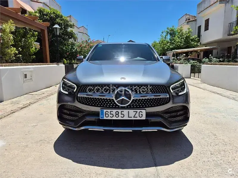 Usado Mercedes GLC220 194 CV (142 kW) 2022 Gris / plata Coupe