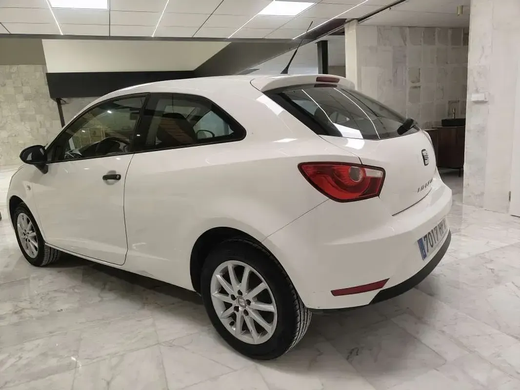 Usado Seat Ibiza SC Copa 70 CV (51 kW) 2013 Blanco Utilitario