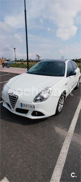 Blanco Usado 2012 Alfa Romeo Giulietta Distinctive Utilitario | 5600 € (Buen precio) - Imagen 1/4