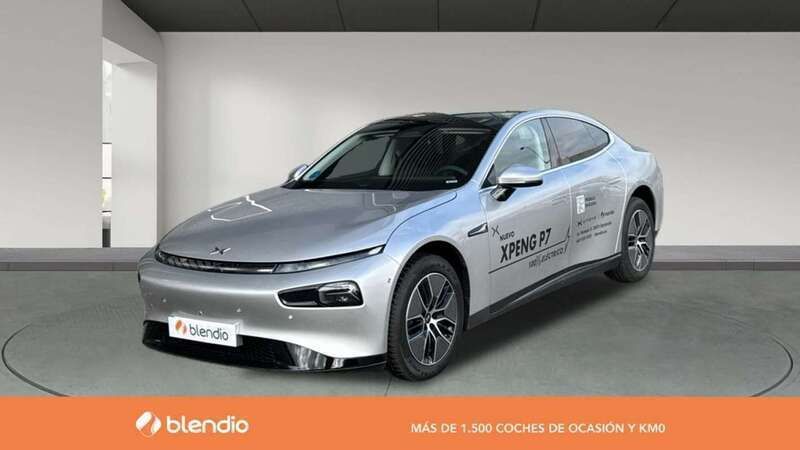 Plateado Usado 2025 XPENG P7 Berlina | 46.150 € - Imagen 1/4