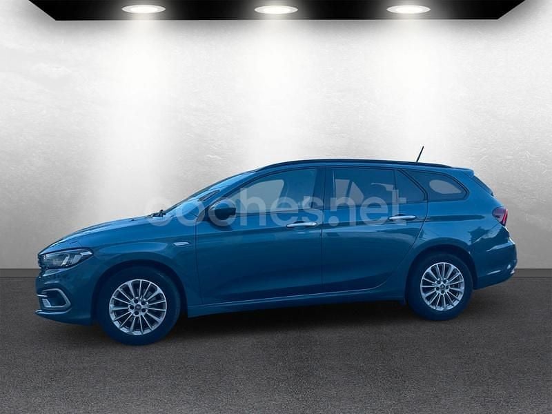 Usado Fiat Tipo 101 CV (74 kW) 2021 Azul Familiar