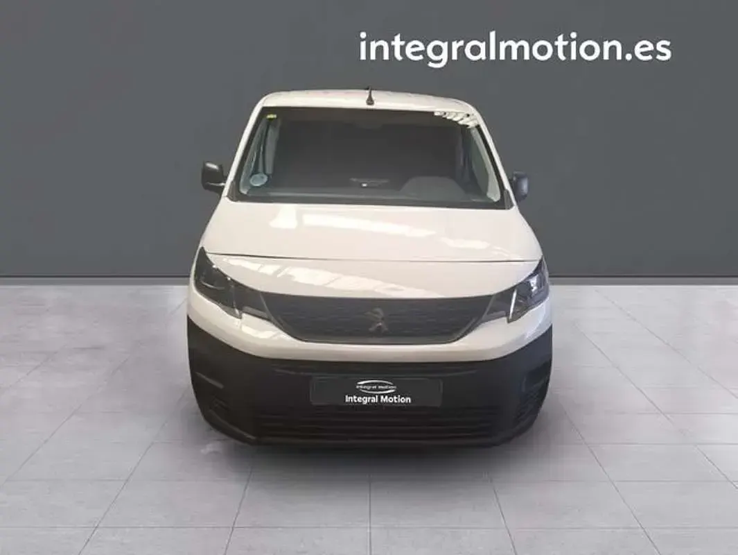 Usado Peugeot Partner 102 CV (75 kW) 2022 Blanco Monovolumen