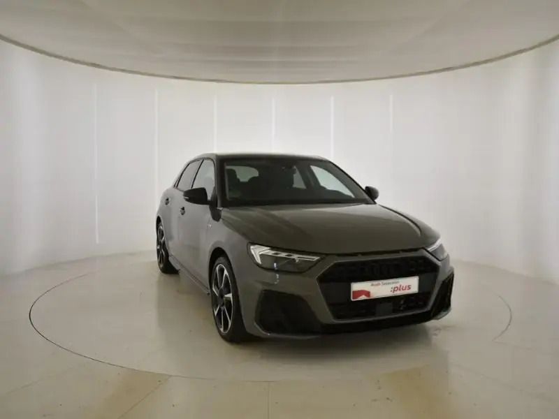Gris/plata Usado 2024 Audi A1 Sportback Utilitario | 26.990 € (Caro) - Imagen 1/4