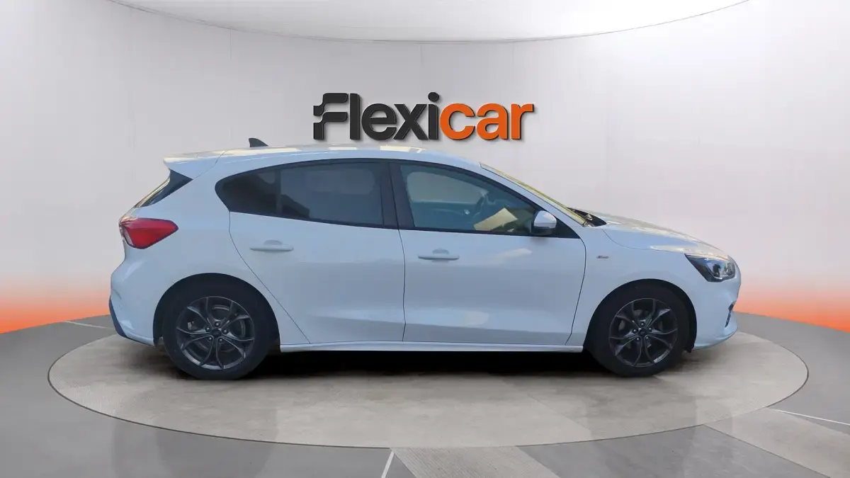 Usado Ford Focus ST-Line 125 CV (91 kW) 2022 Blanco Berlina