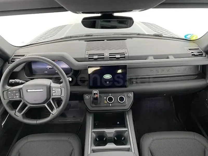 Usado Land Rover Defender SE 249 CV (183 kW) 2025 Gris / plata SUV