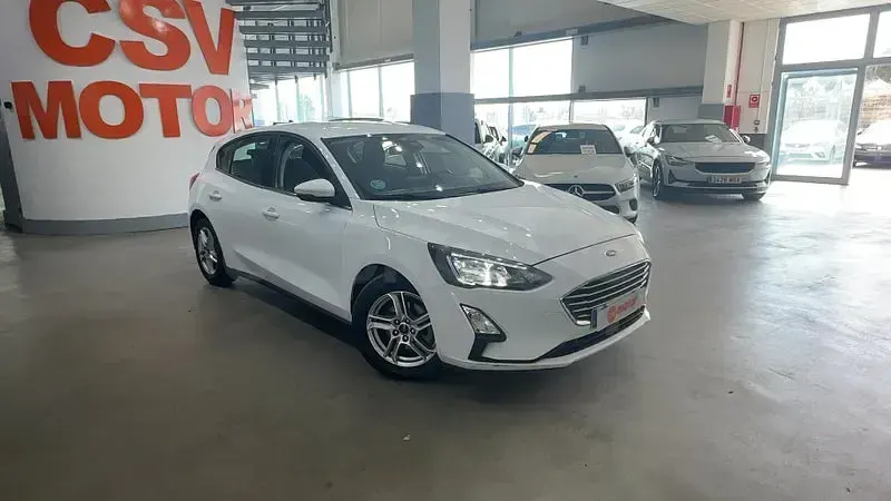 Usado Ford Focus Trend 120 CV (88 kW) 2022 Blanco Berlina