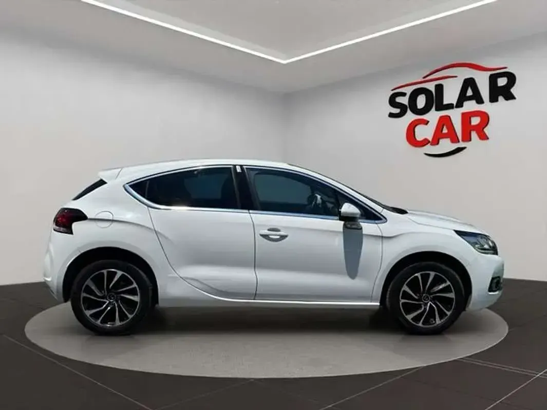 Usado DS Automobiles DS4 99 CV (72 kW) 2016 Blanco Berlina