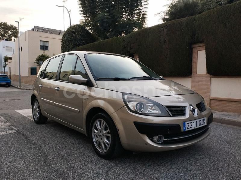 Usado Renault Scénic II Dynamique 110 CV (80 kW) 2008 Beige Monovolumen