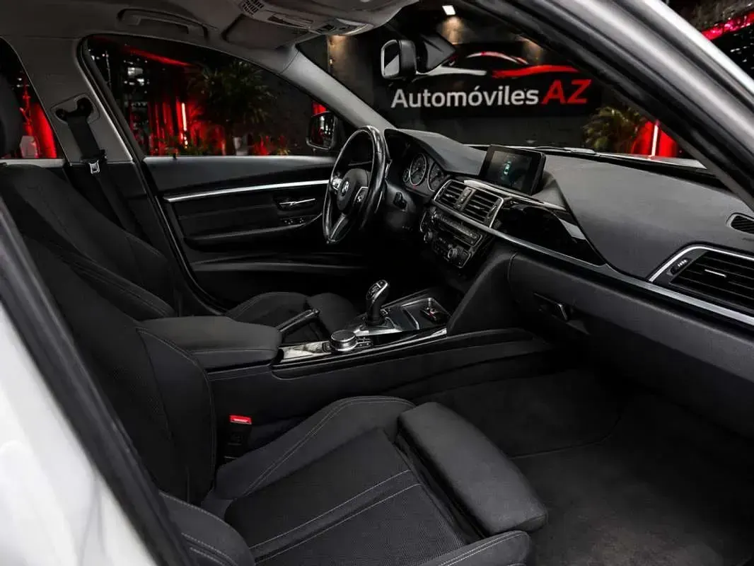 Käytetty BMW 320 Sport Line 190 HP (139 kW) 2017 Valkoinen Sedan