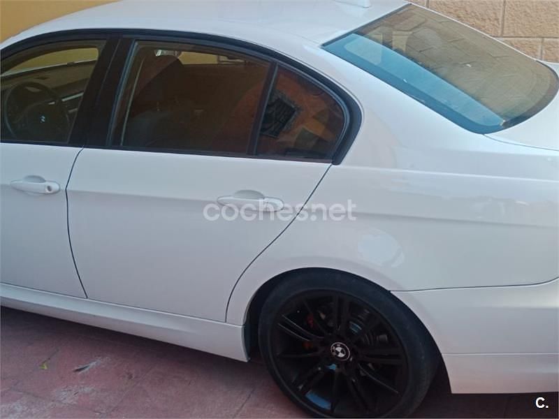 Usado BMW 318 143 CV (105 kW) 2009 Blanco Berlina