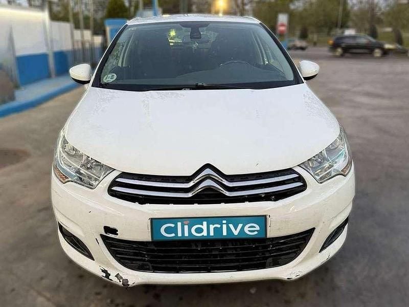 Begagnad Citroën C4 111 HK (81 kW) 2012 Vit Halvkombi