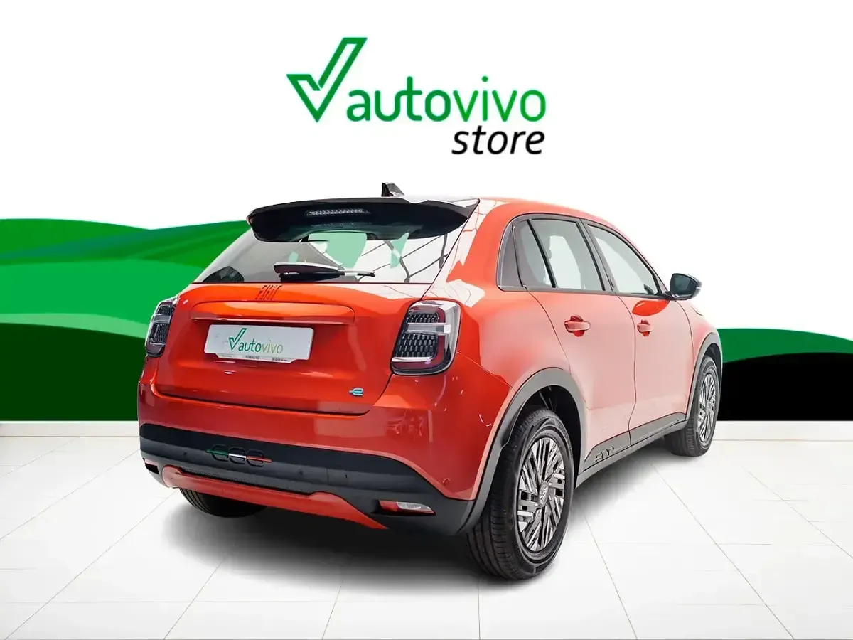 Usado Fiat 600E Red 114 kW (156 CV) 2024 Rojo SUV