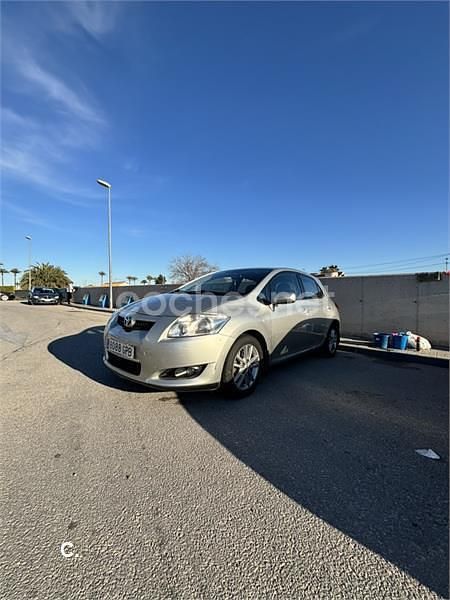 Usado Toyota Auris Active 126 CV (92 kW) 2009 Gris / plata Utilitario
