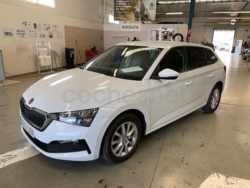 Usado Skoda Scala Ambition 150 CV (110 kW) 2022 Blanco Utilitario