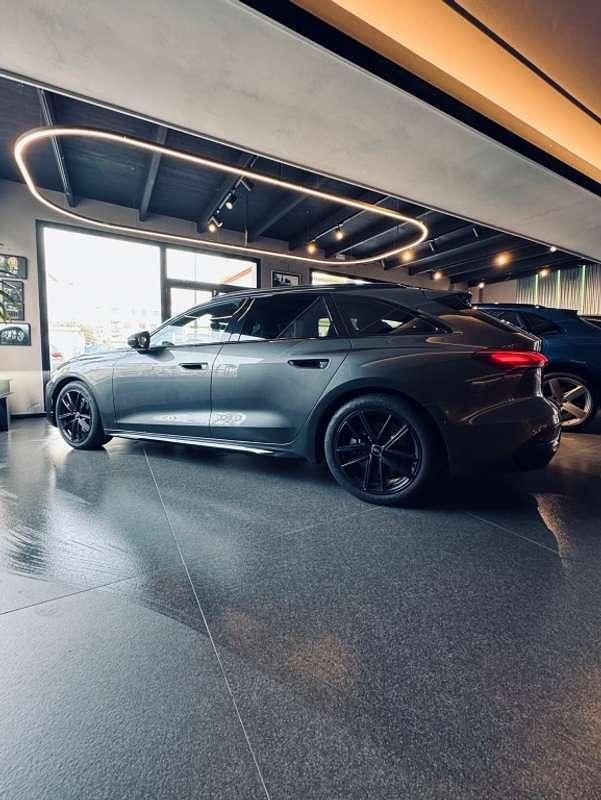 Usado Audi A5 S-Line 204 CV (150 kW) 2025 Gris Familiar