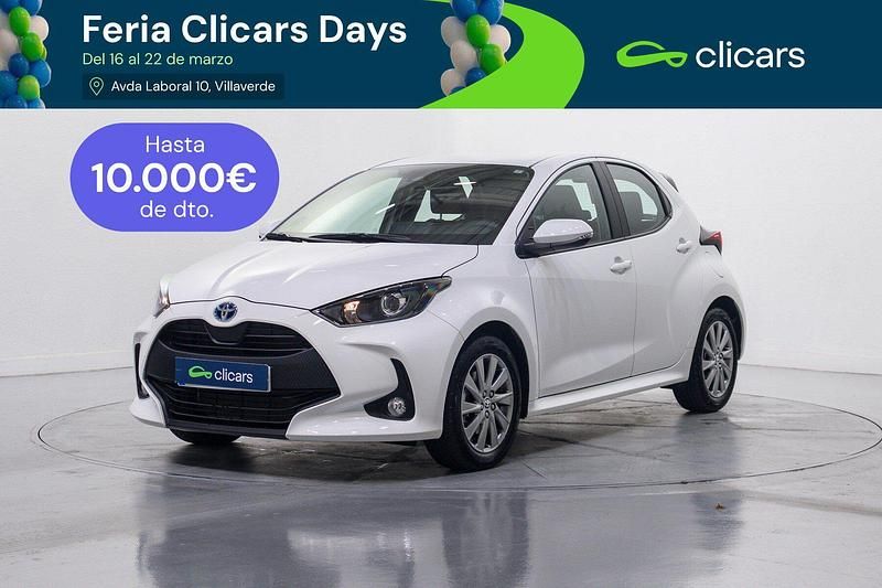 Usado Toyota Yaris Hybrid Active 116 CV (85 kW) 2024 Blanco Berlina