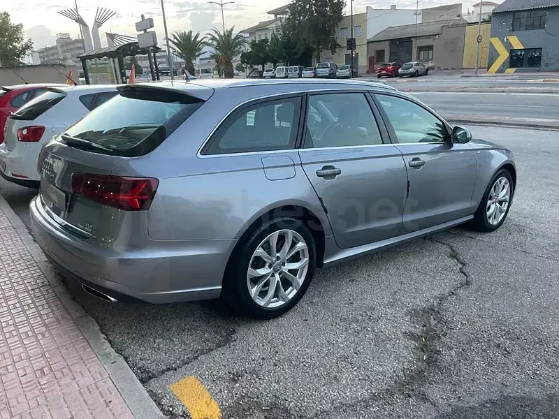 Usado Audi A6 190 CV (139 kW) 2015 Gris / plata Familiar