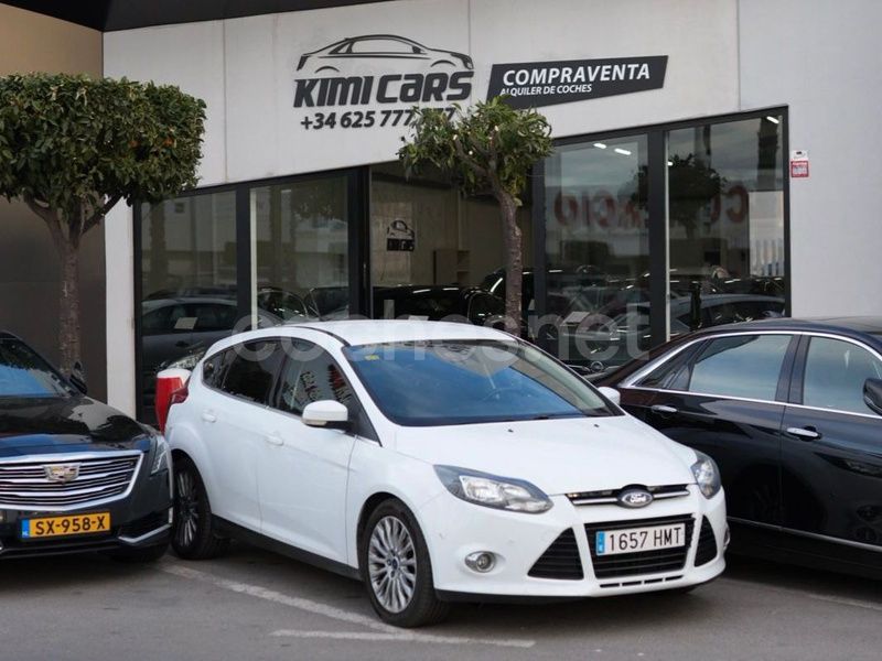 Blanco Usado 2012 Ford Focus Titanium Berlina | 7777 € (Precio justo) - Imagen 1/4
