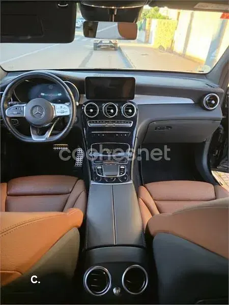 Usado Mercedes GLC220 194 CV (142 kW) 2021 Negro Coupe
