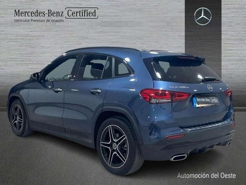 Usado Mercedes GLA200 AMG line 151 CV (111 kW) 2020 Azul SUV
