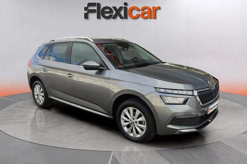 Usado Skoda Kamiq Active 116 CV (85 kW) 2020 Gris SUV