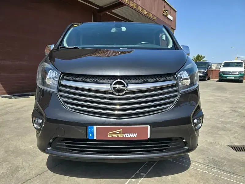 Usado Opel Vivaro 145 CV (106 kW) 2018 Negro Monovolumen