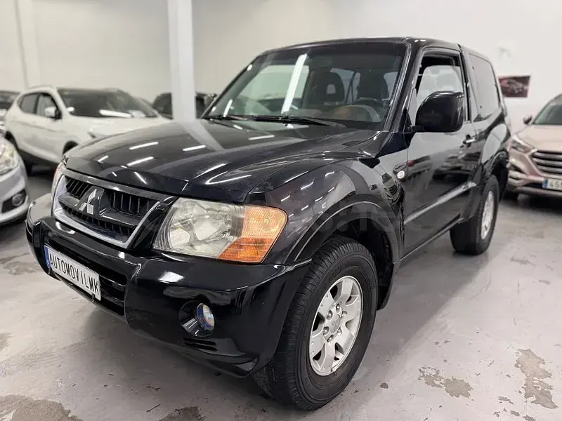 Usado Mitsubishi Montero Intense 160 CV (117 kW) 2005 Negro SUV