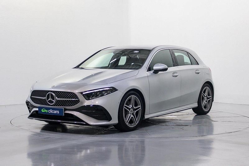 Usado Mercedes A180 Advanced 136 CV (100 kW) 2023 Gris