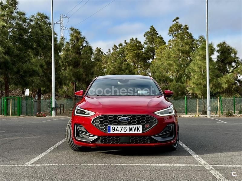 Usado Ford Focus ST 280 CV (205 kW) 2024 Rojo Berlina
