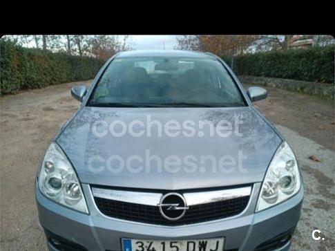 Usado Opel Vectra Cosmo 155 CV (114 kW) 2006 Gris / plata Berlina