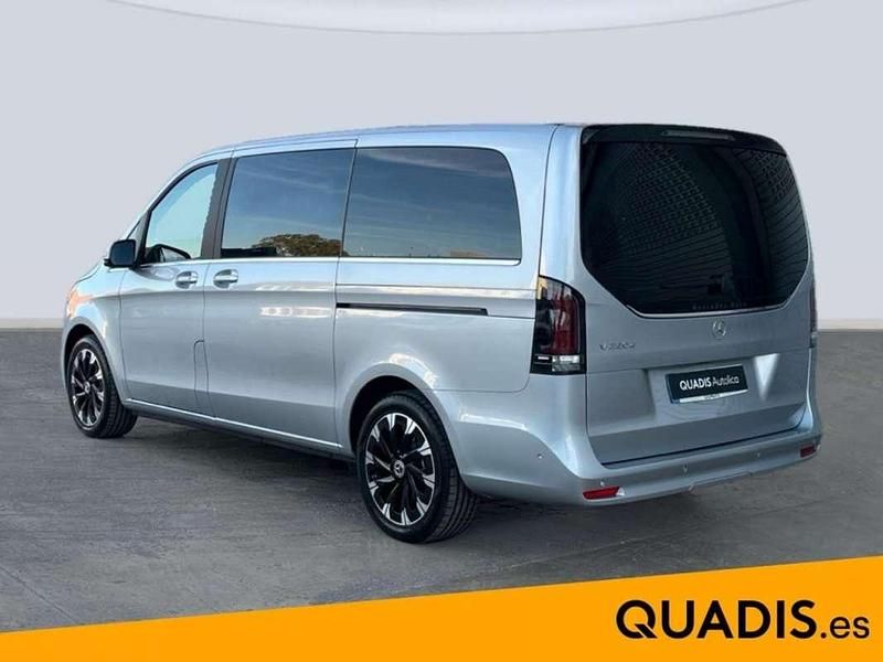 Usado Mercedes V250 Avantgarde 190 CV (139 kW) 2025 Plateado Monovolumen