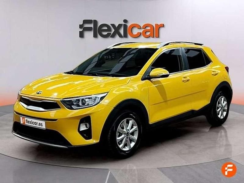 Usado Kia Stonic 84 CV (61 kW) 2018 Amarillo SUV