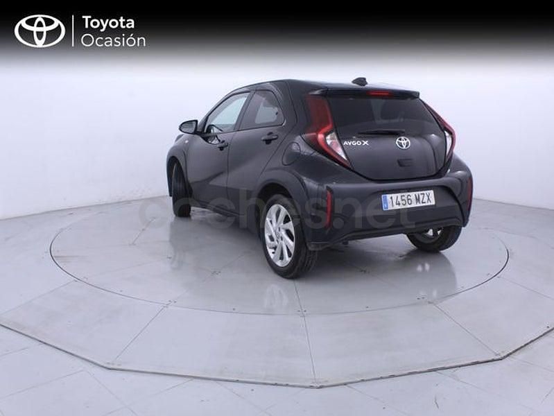 Usado Toyota Aygo X Play 72 CV (52 kW) 2025 Negro SUV