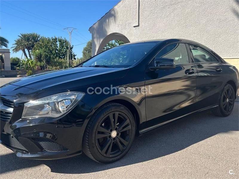 Usado Mercedes CLA200 136 CV (100 kW) 2014 Negro Berlina