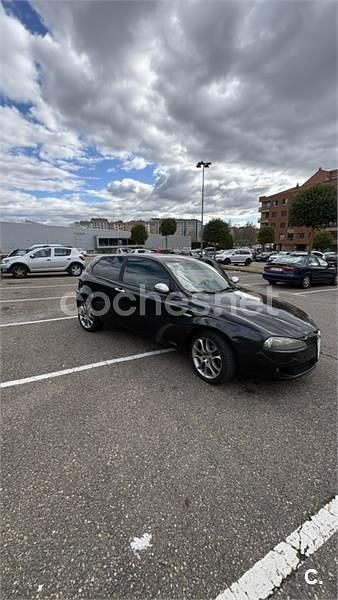 Usado Alfa Romeo 147 Distinctive 120 CV (88 kW) 2008 Negro Utilitario