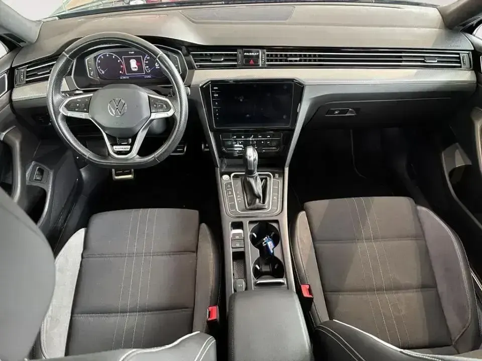 Usado VW Passat Alltrack 280 CV (205 kW) 2021 Azul Familiar