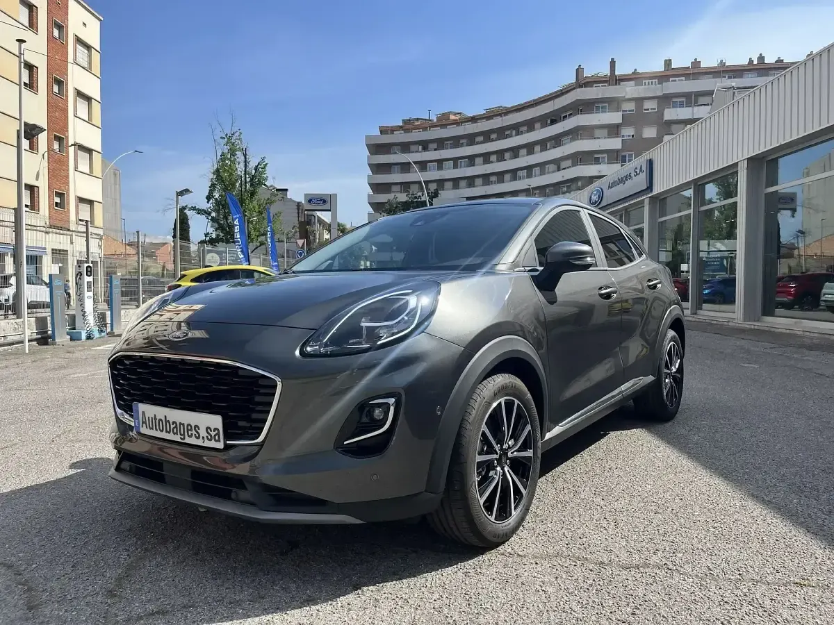Usado Ford Puma Titanium 125 CV (91 kW) 2024 Gris SUV