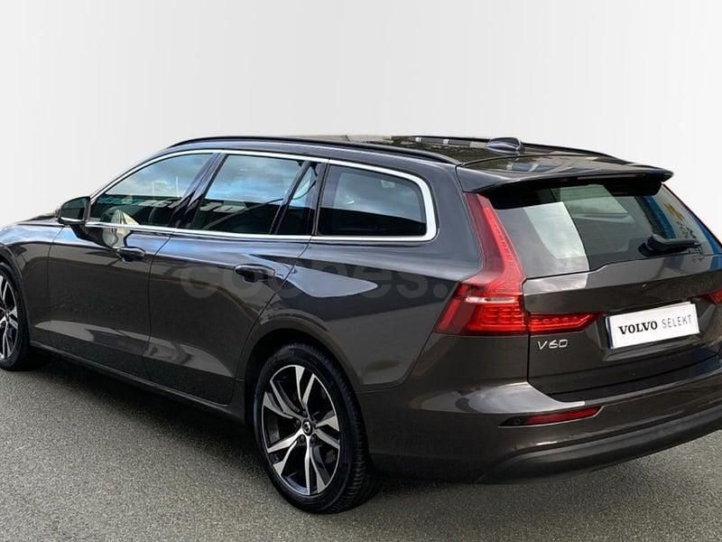 Usado Volvo V60 Core 197 CV (144 kW) 2025 Gris / plata Familiar