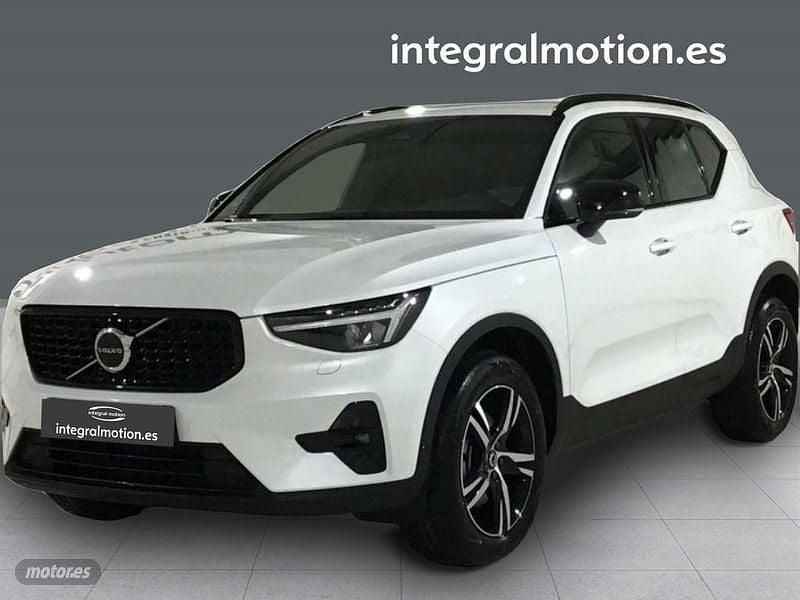Blanco Usado 2023 Volvo XC40 Plus SUV | 38.900 € (Caro) - Imagen 1/4