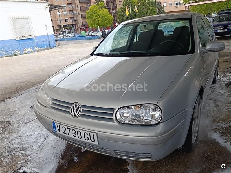 Usado VW Golf III Match 100 CV (73 kW) 1999 Gris / plata Berlina